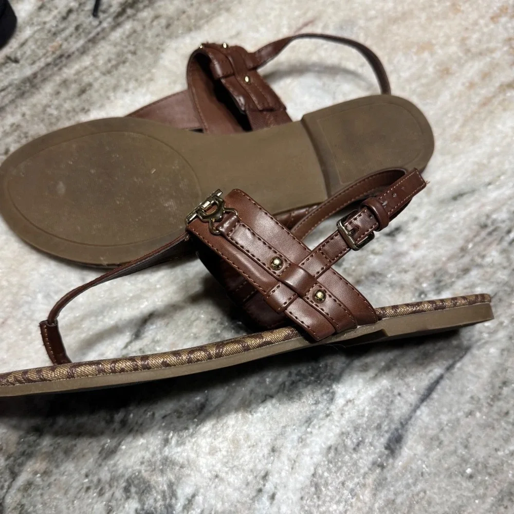 G by Guess Sandals Women 9.5 Monogram Rhinestone Logo Brown T-Strap Thong Flat